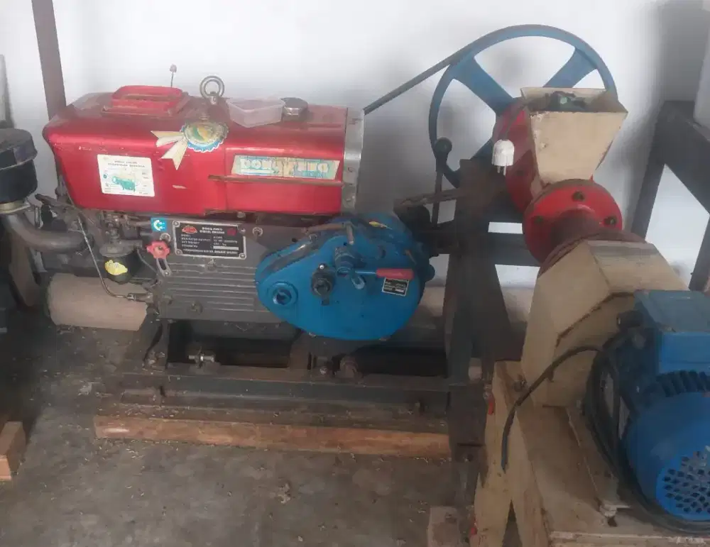 Mesin pakan ikan apung