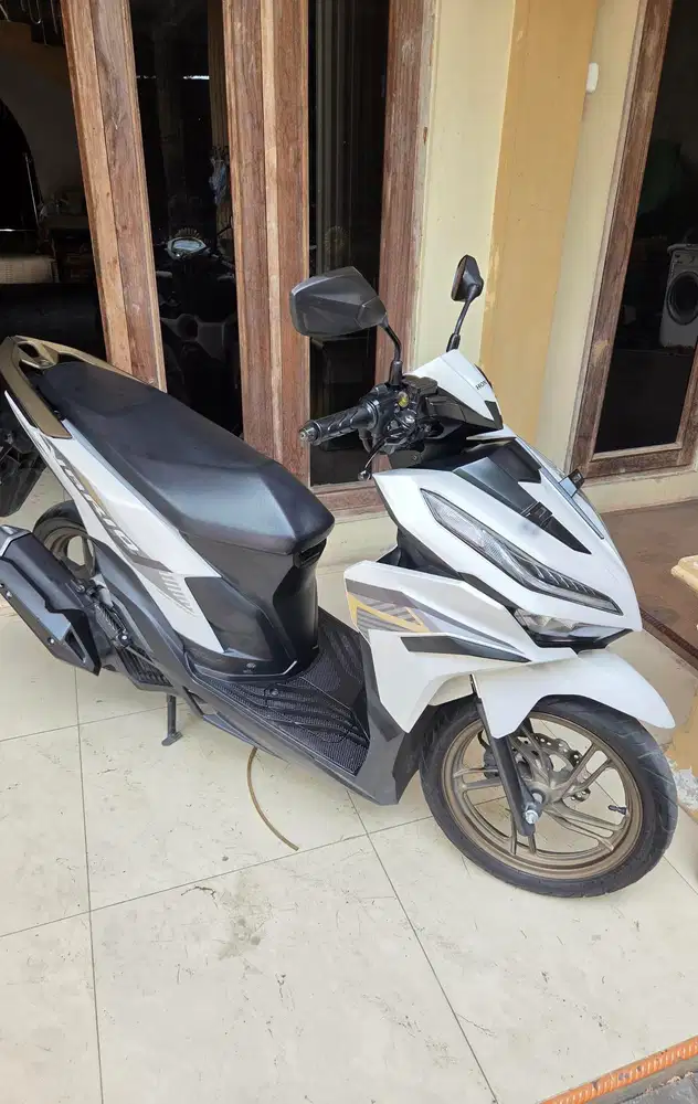 Vario 125 k2v keyless putih 2024 low km gbm