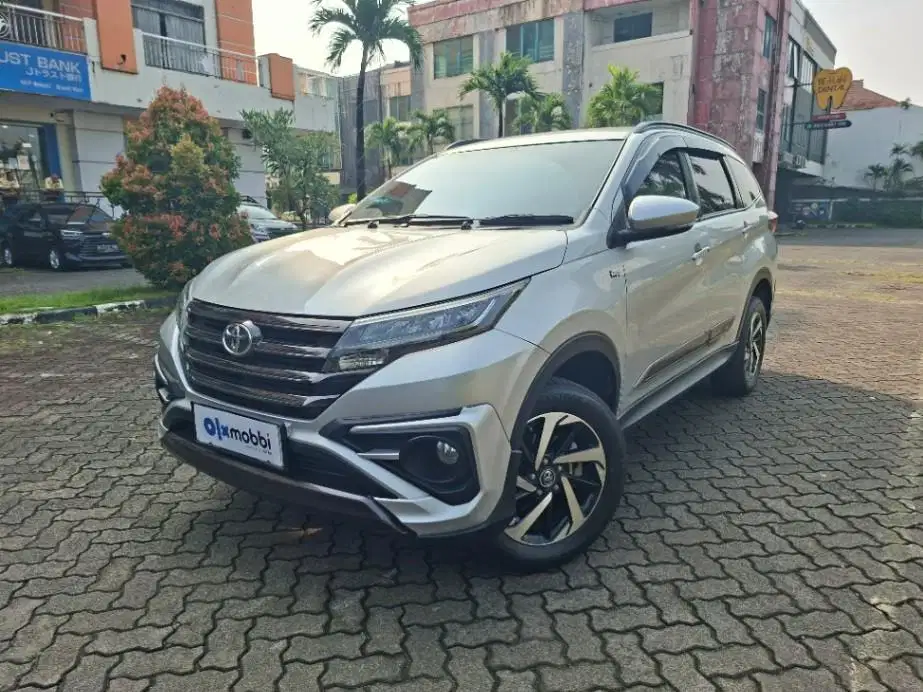 Garansi 1 Th - Toyota Rush 1.5 GR Sport Bensin-AT 2021 Silver