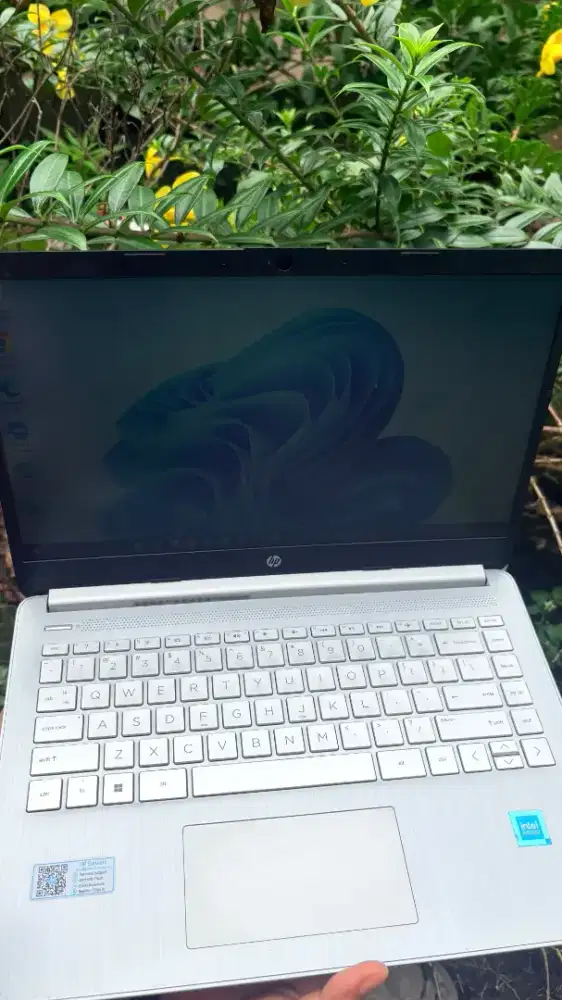 Hp 14s RAM 8 SSD 512 GB - siap pakai