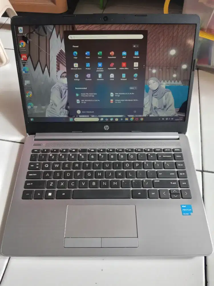 LAPTOP HP 240 G9 (Intel Pentium Silver N6000 RAM 4GB 256 SSD 14)