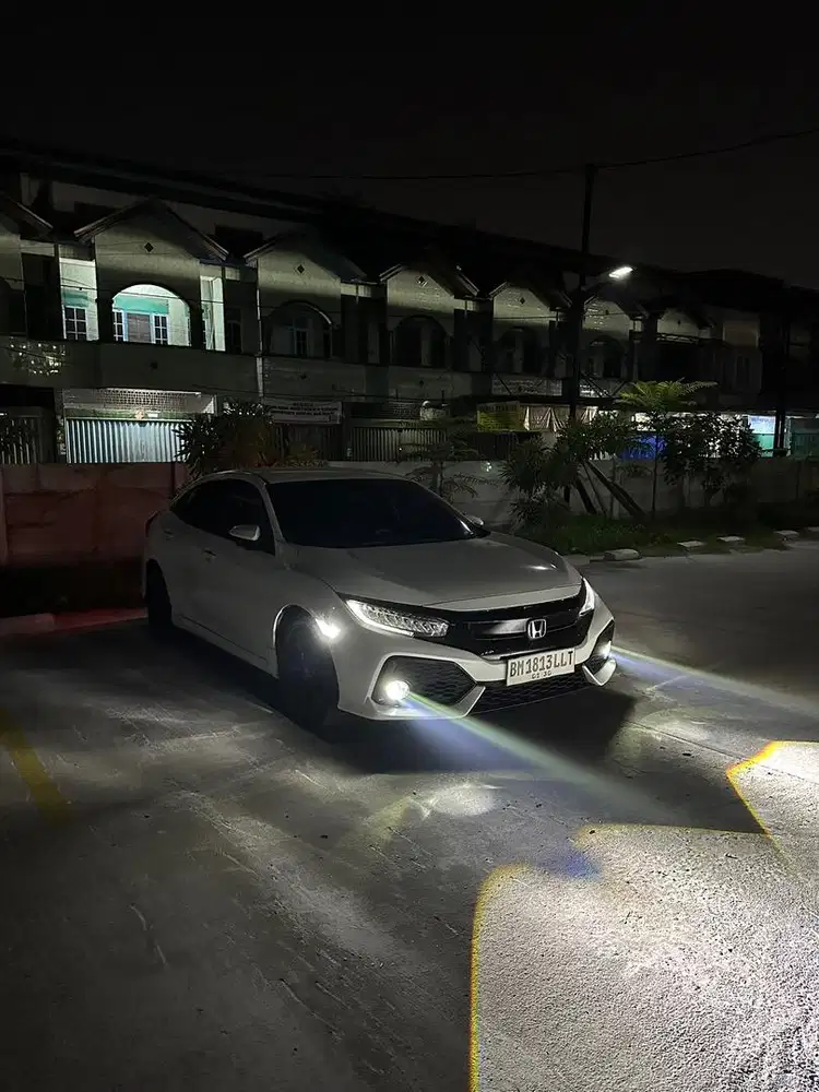 JUAL SANTAI — HONDA CIVIC TURBO HATCHBACK 2017