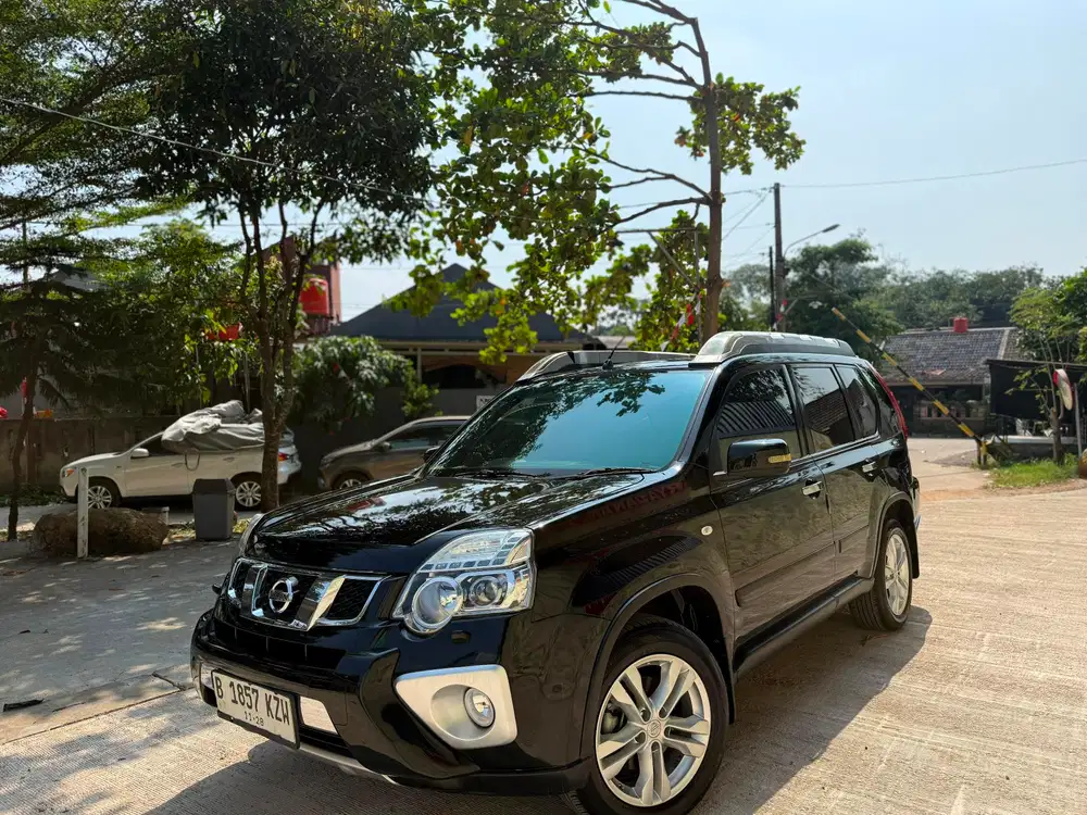 Nissan Xtrail 2.5 XT Automatic 2014 Hitam