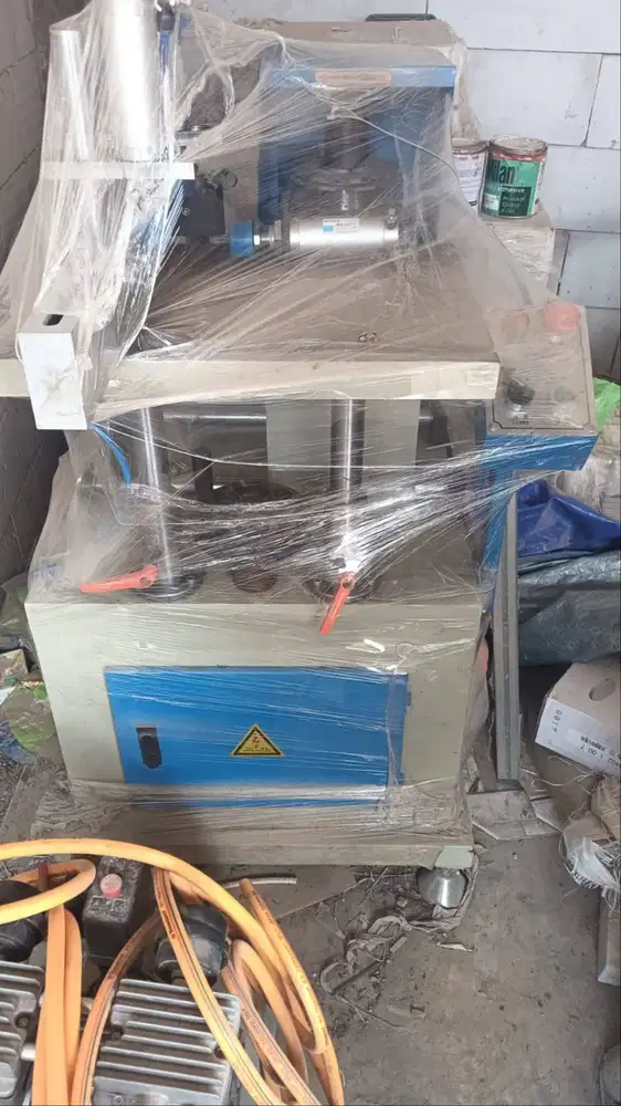 Mesin UPVC Seamless untuk las sudut UPVC