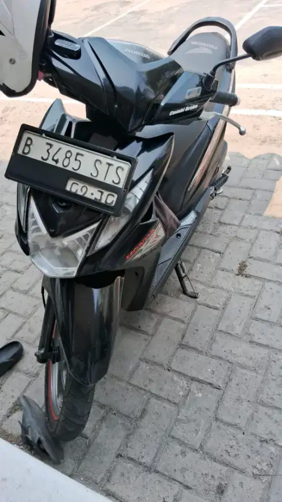 Jual motor bekas honda beat warna hitam tahun 2015