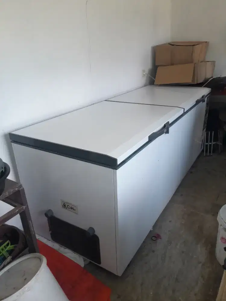 Jual murah freezer GEA