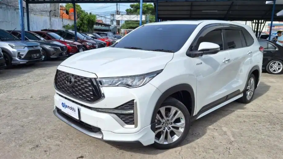Toyota Kijang Innova 2.0 Zenix Q HV CVT TSS Modellista Hybrid-AT 2023