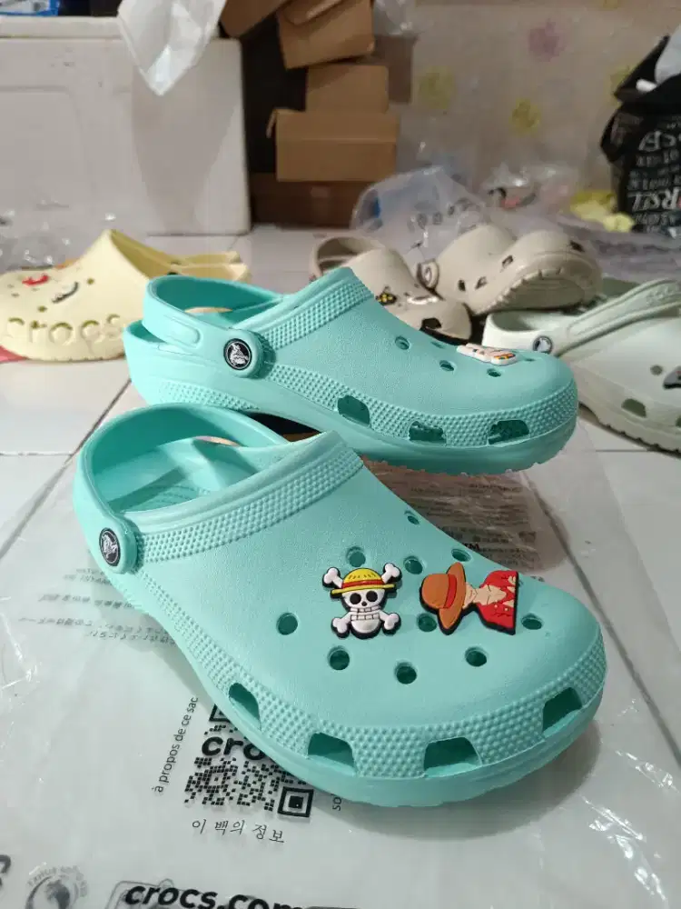 Crocs classic Aquamarine Reject cutting sz 40