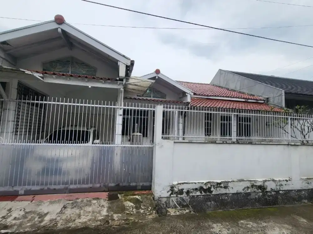 Dijual Rumah Lama Terawat Dalam Komplek Holis Bandung