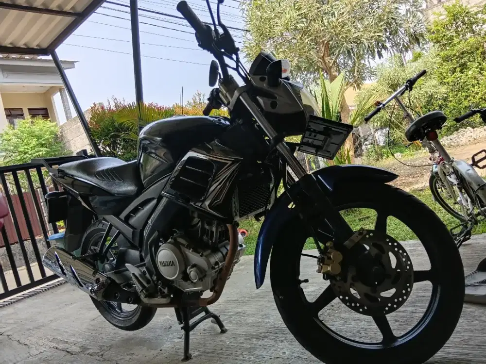 DIJUAL YAMAHA VIXION 2010