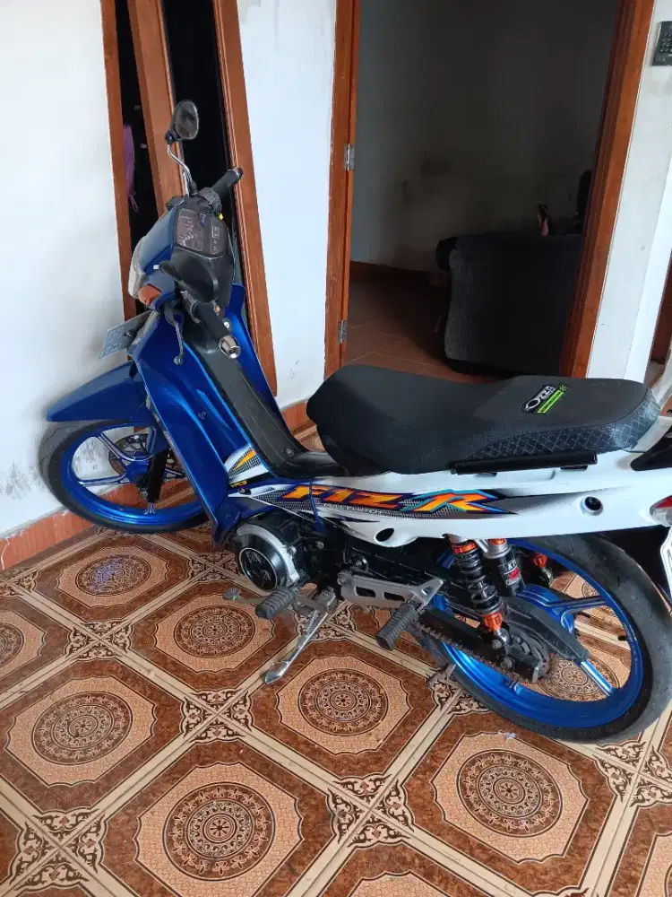 Yamaha Fizr 2004 Biru