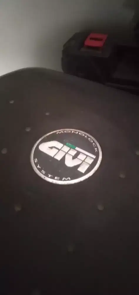 Di jual cepat Box givi