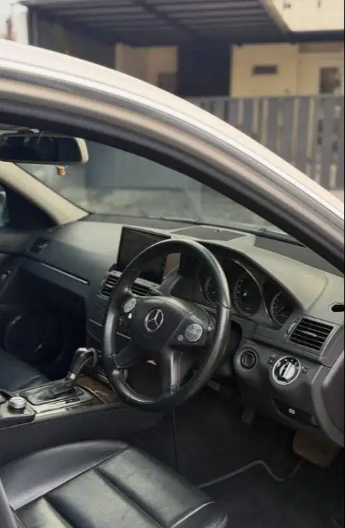 Mercedes-Benz C200 Avantgarde Tahun 2011 Automatic Tiptronic Silver on