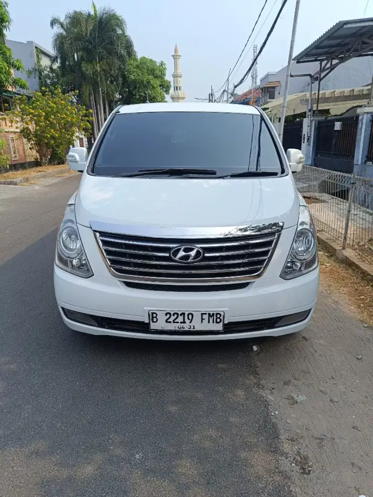 Hyundai H1 2011 2.5 elegant solar pajak hidup tgn 1
