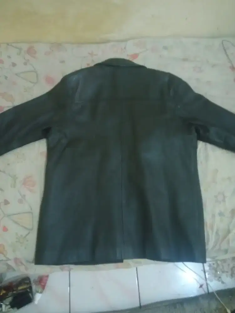 Jaket kulit hitam kancing msh mulus