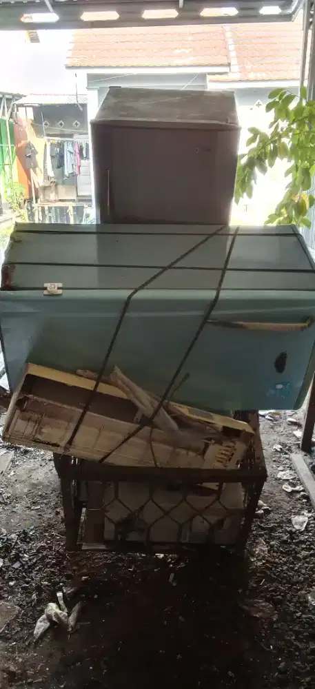 Betukar elektronik rusak