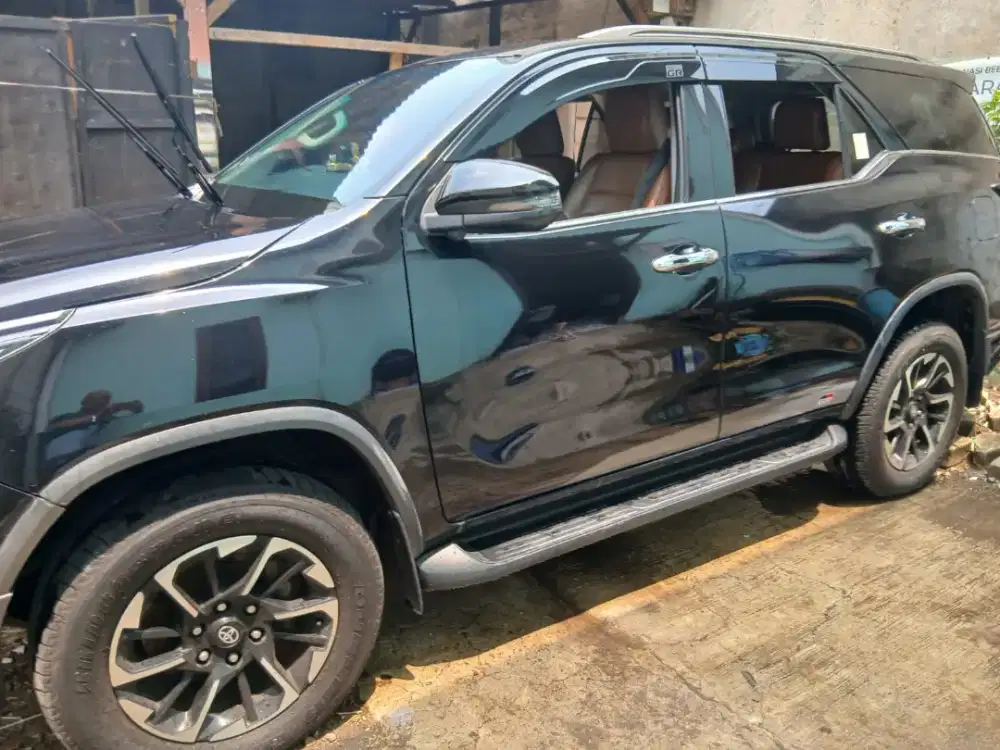 Fortuner VRZ 2021 Hitam