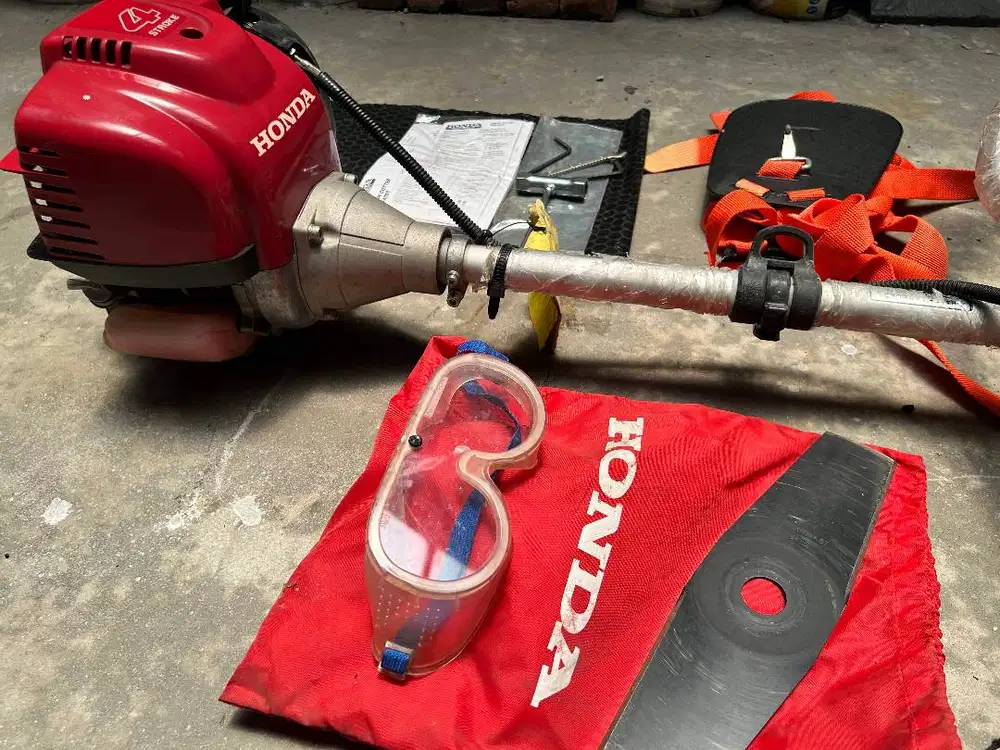 MESIN POTONG RUMPUT HONDA BRUSH CUTTER UMK 435T