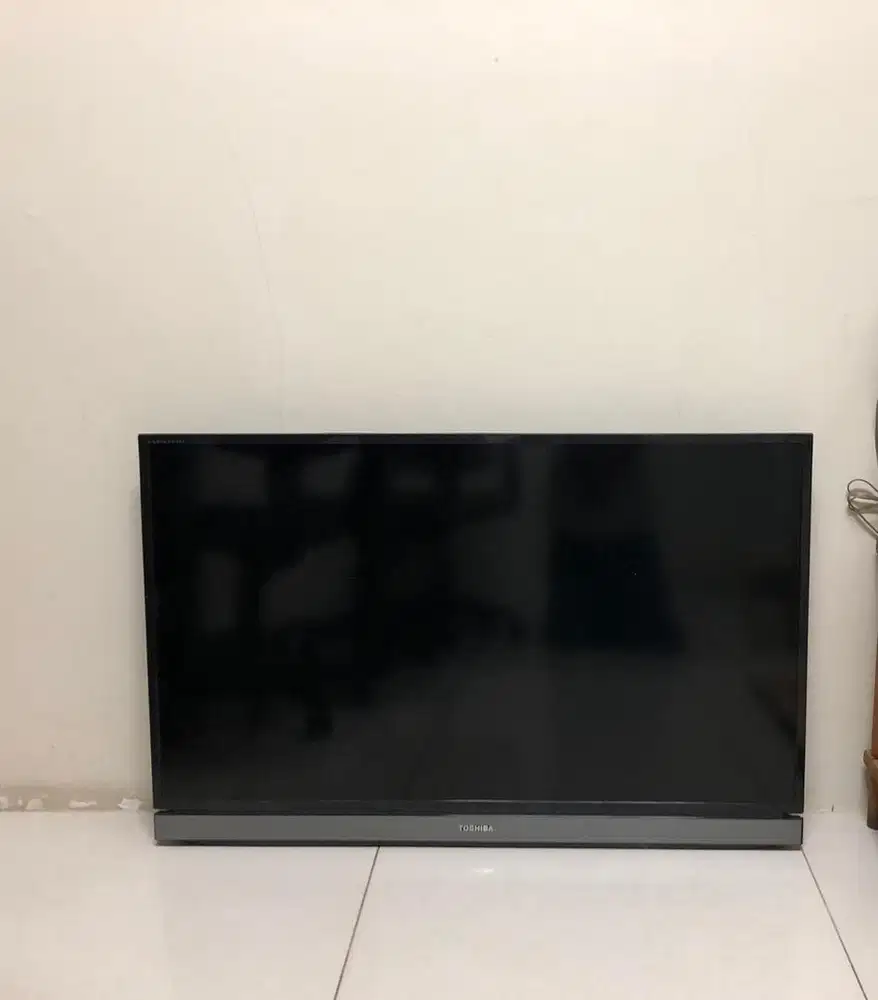 TV ToSHIBA 40 INCH .