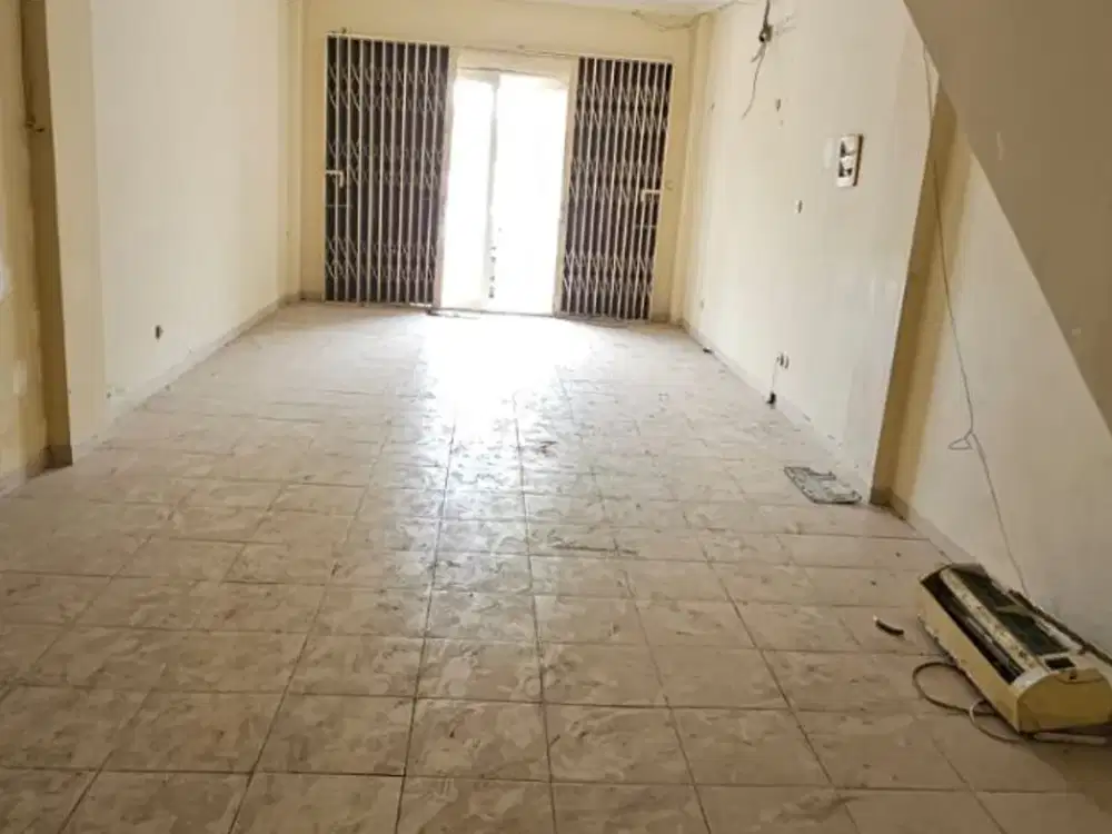 Dijual & Disewakan Ruko Green Mansion, 3 Lantai, 4.5x15, Rp 6 M / Rp 150 Jt/Tahun