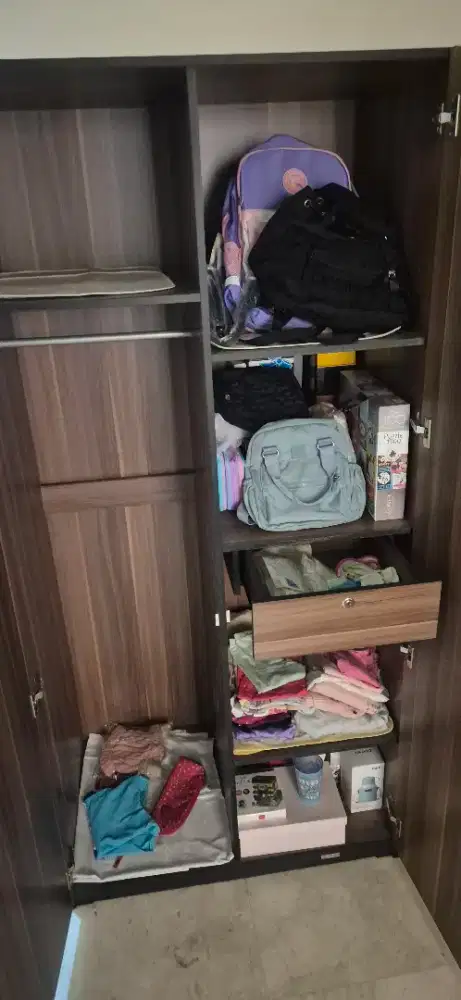 Lemari Pakaian dewasa & anak 2 pintu msh BAGUS
