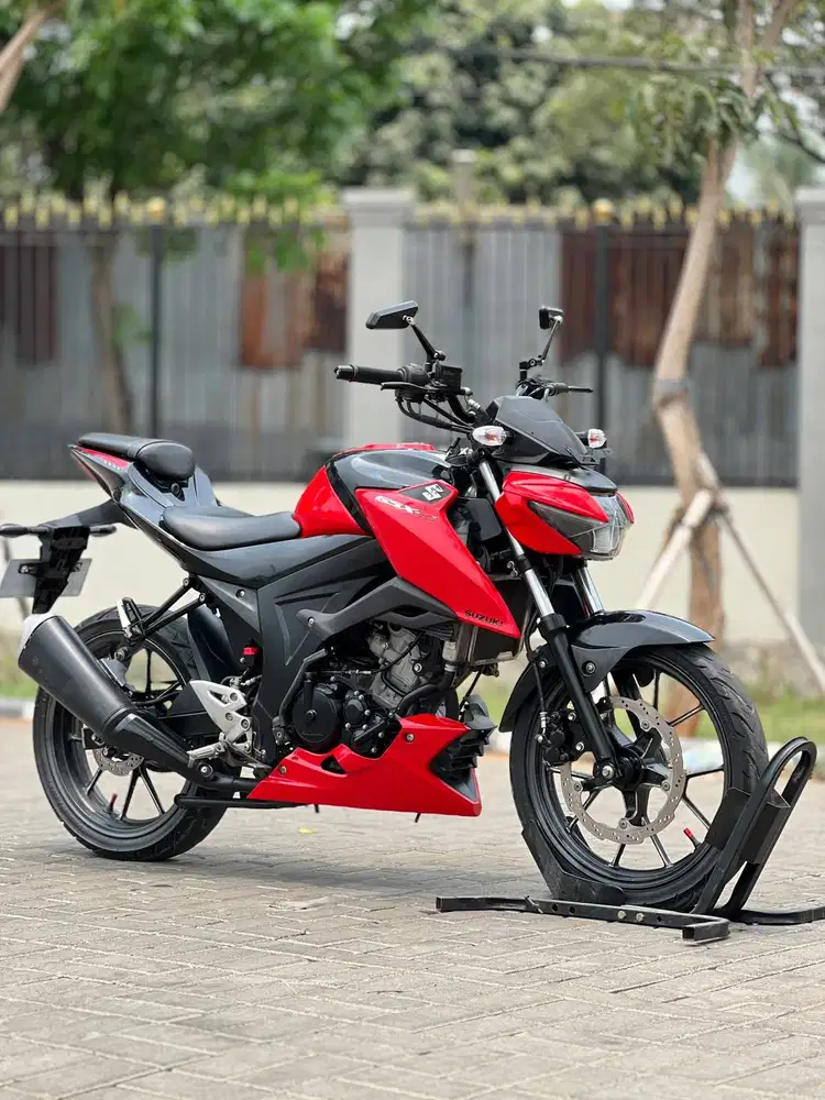 SUZUKI GSX 150S 2017 MERAH HITAM KM LOW PAJAK PANJANG LIKE NEW
