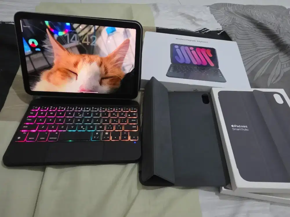 Ipad Mini 7 inter 128 Wifi Only dan + Premium Case Folio & Keyboard