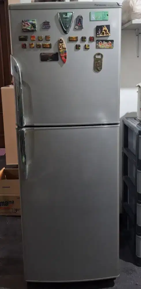 Kulkas 2 pintu Panasonic (bekas)