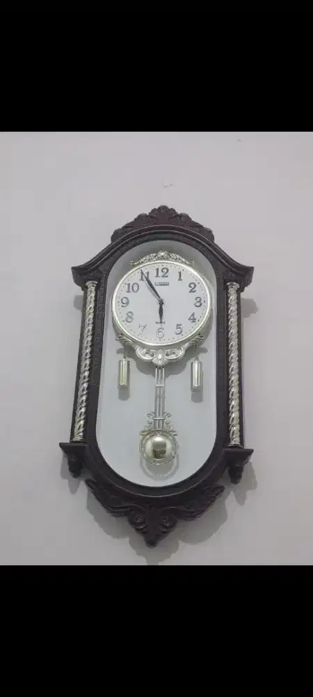 Dijual jam dinding