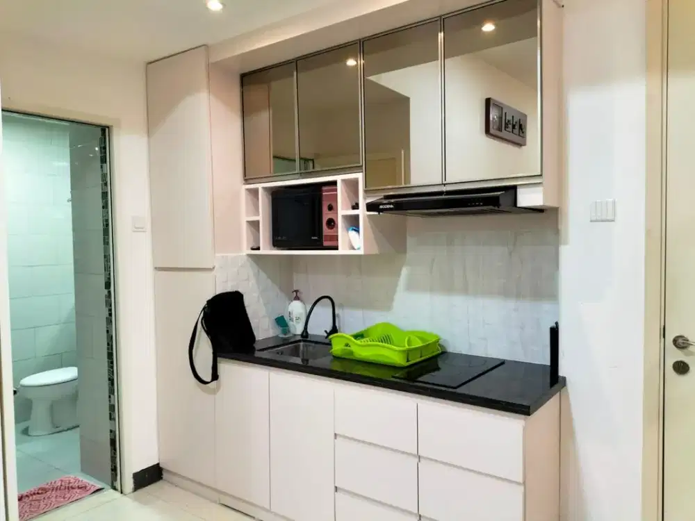Dijual apartemen Benson 2 BR dijadikan 1 BR besar full furnish mewah 1m lantai 8 corner