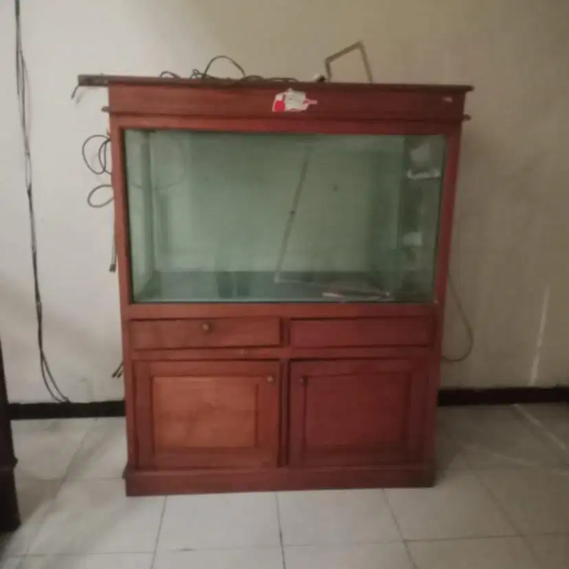 Aquarium Kabinet Kayu Jati Asli - Kokoh (Kaca Bocor / Perlu Service)