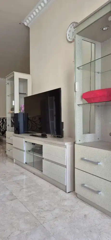 Buffet utk tempat TV & pajangan2 souvenirs