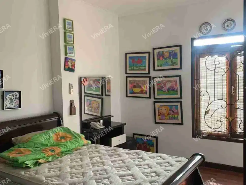 Dijual Rumah Kost 37 kamar full AC 3 Lantai Cisitu Dago Bandung