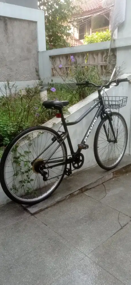 sepeda BTWIN commuter 700c original jarang pakai