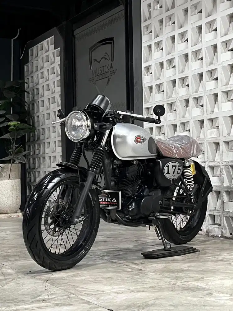 Kawasaki W175 SE 2018. Double Parts. DANNY Mustika Motoshop Sulfat