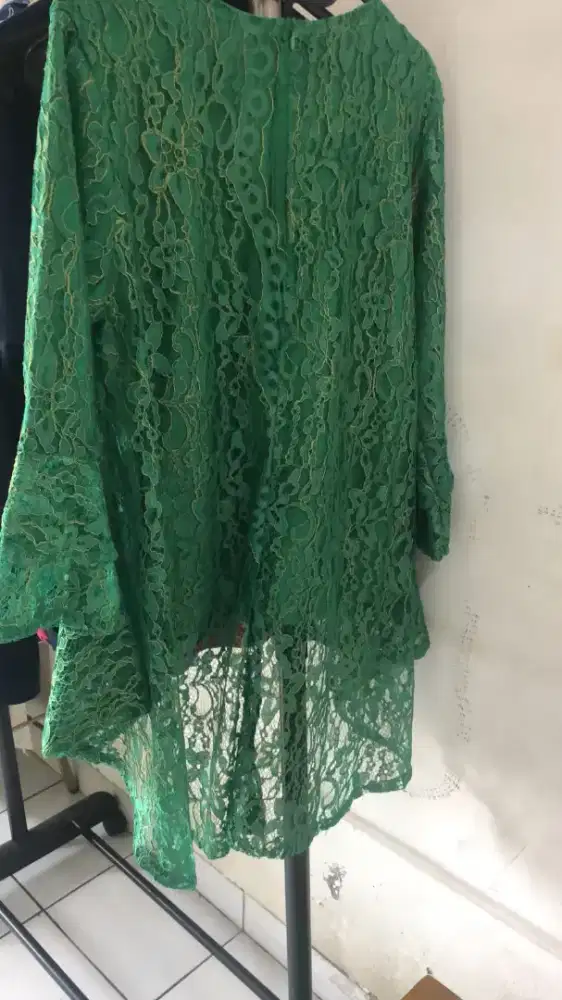 Kebaya brokat tangan lonceng