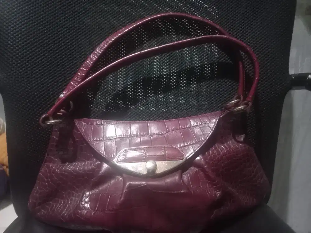 Tas Furla Authentic warna burgundy maroon