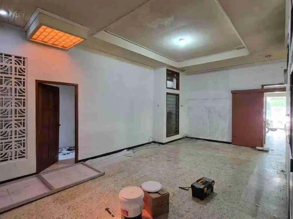 Disewakan Rumah bisa untuk Ruang Usaha di Serengan Solo