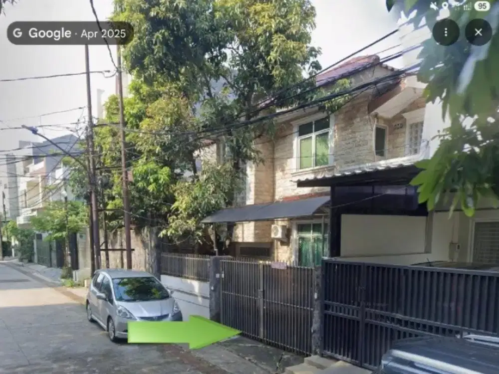 DIJUAL Rumah Asri 2 Lantai yang Nyaman dan Siap Huni di Green Garden Kedoya Utara, Jakarta Barat