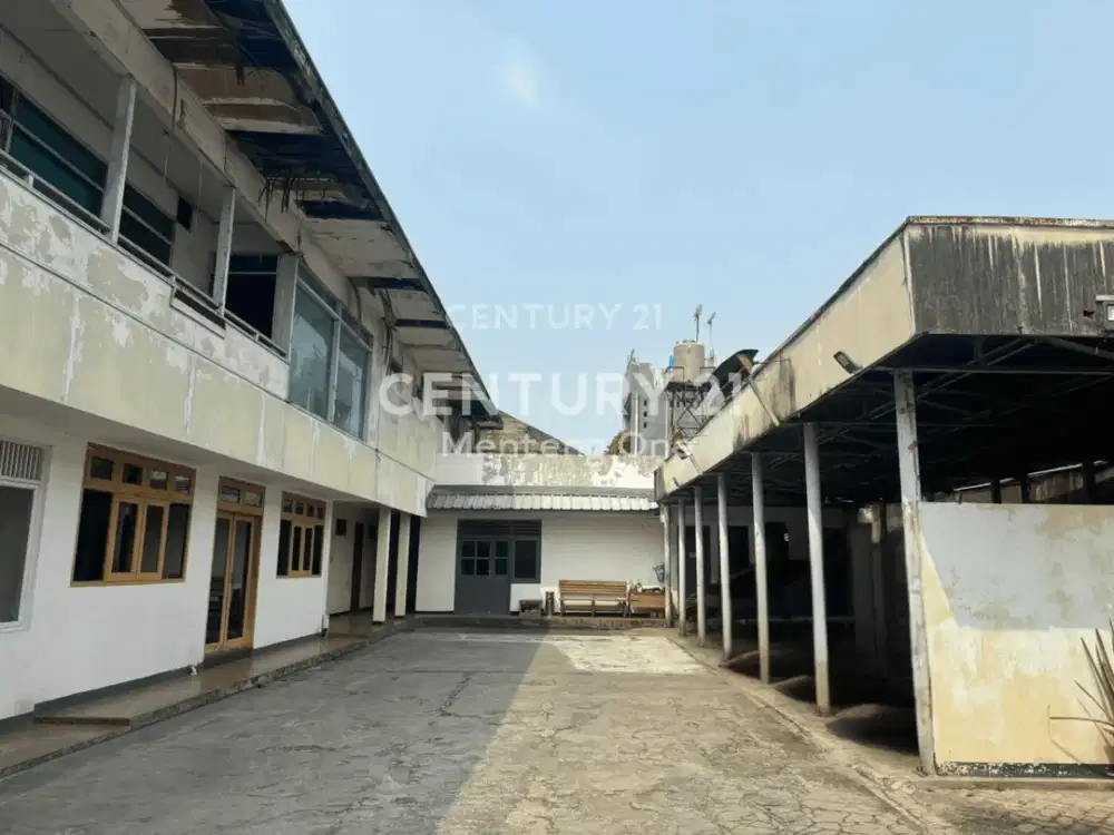 Gedung Strategis Di Jalan Utama Kramat Raya