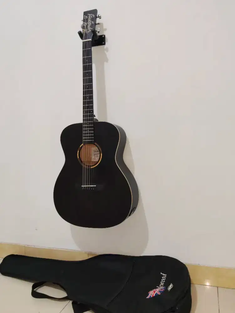 Gitar akustik tanglewood blackbird