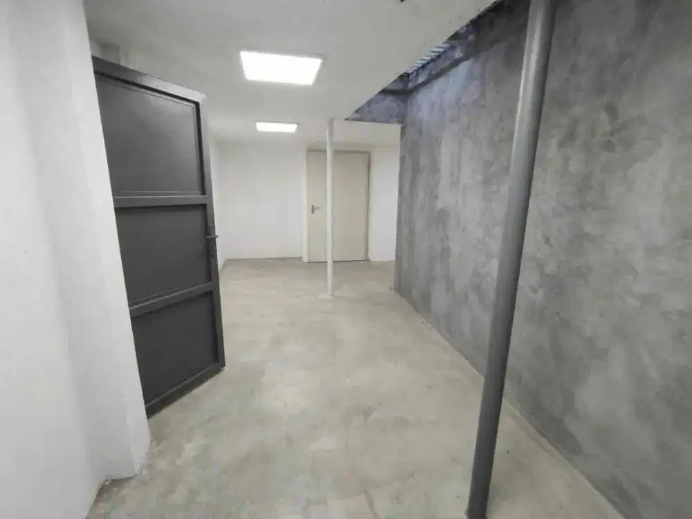 Disewakan rumah bisa untuk komersil Cafe dll di cempaka putih jakarta pusat