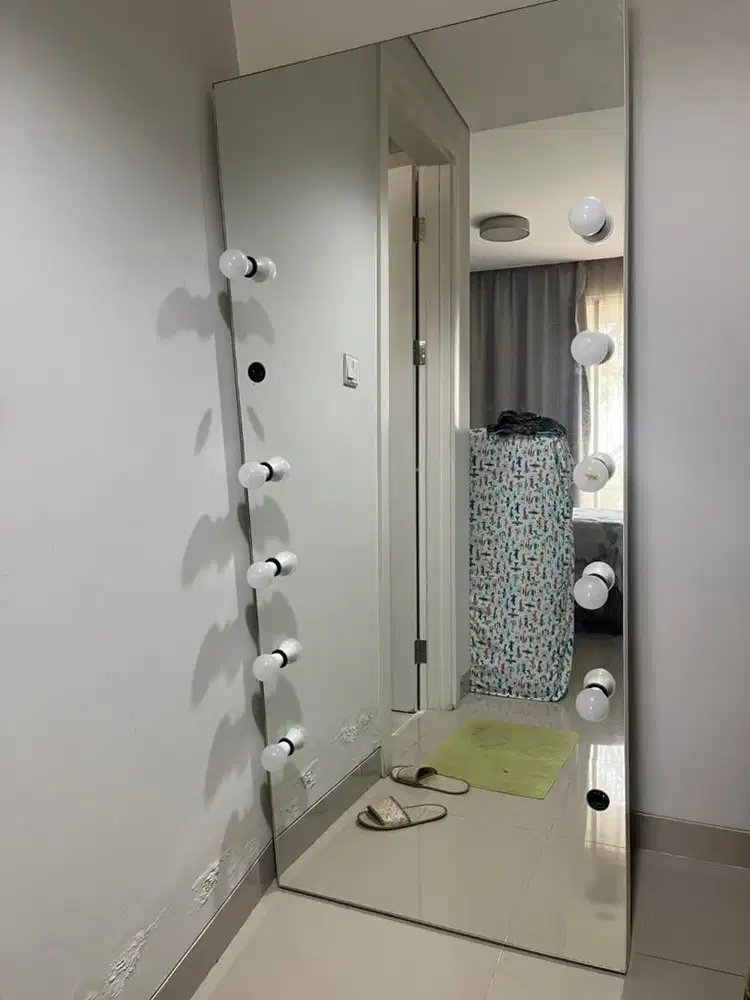 Standing Mirror LED