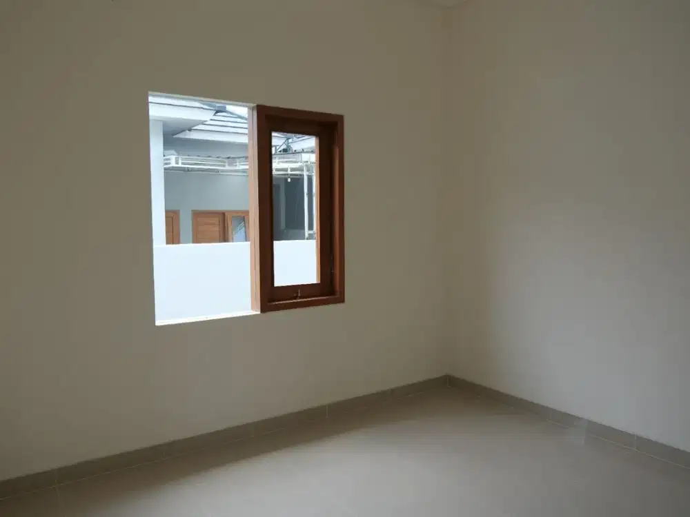 8 Menit Kampus Aisyiyah, Rumah Dijual Di Jogja, Carport 2 Mobil