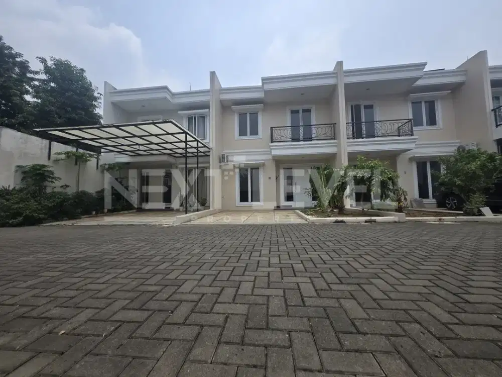 Rumah 2 lantai siap huni semi furnish di jakarta timur