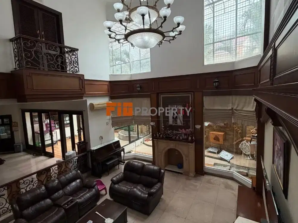 DIJUAL VILLA MEWAH BAGUS JALAN PUTRI HIJAU