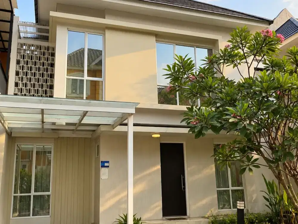 Disewakan Rumah  Full furnish 2 Lantai di Omaha Village
