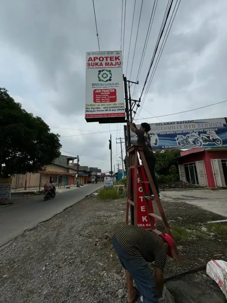 Pembuatan Neon Box