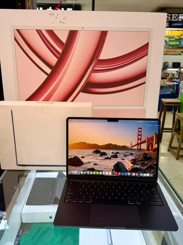 LIKE NEW RESMI MACBOOK AIR M2 2022 MIDNIGHT RAM 16GB/256GB FULLSET