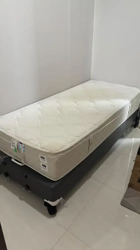 Kasur dan Dipan